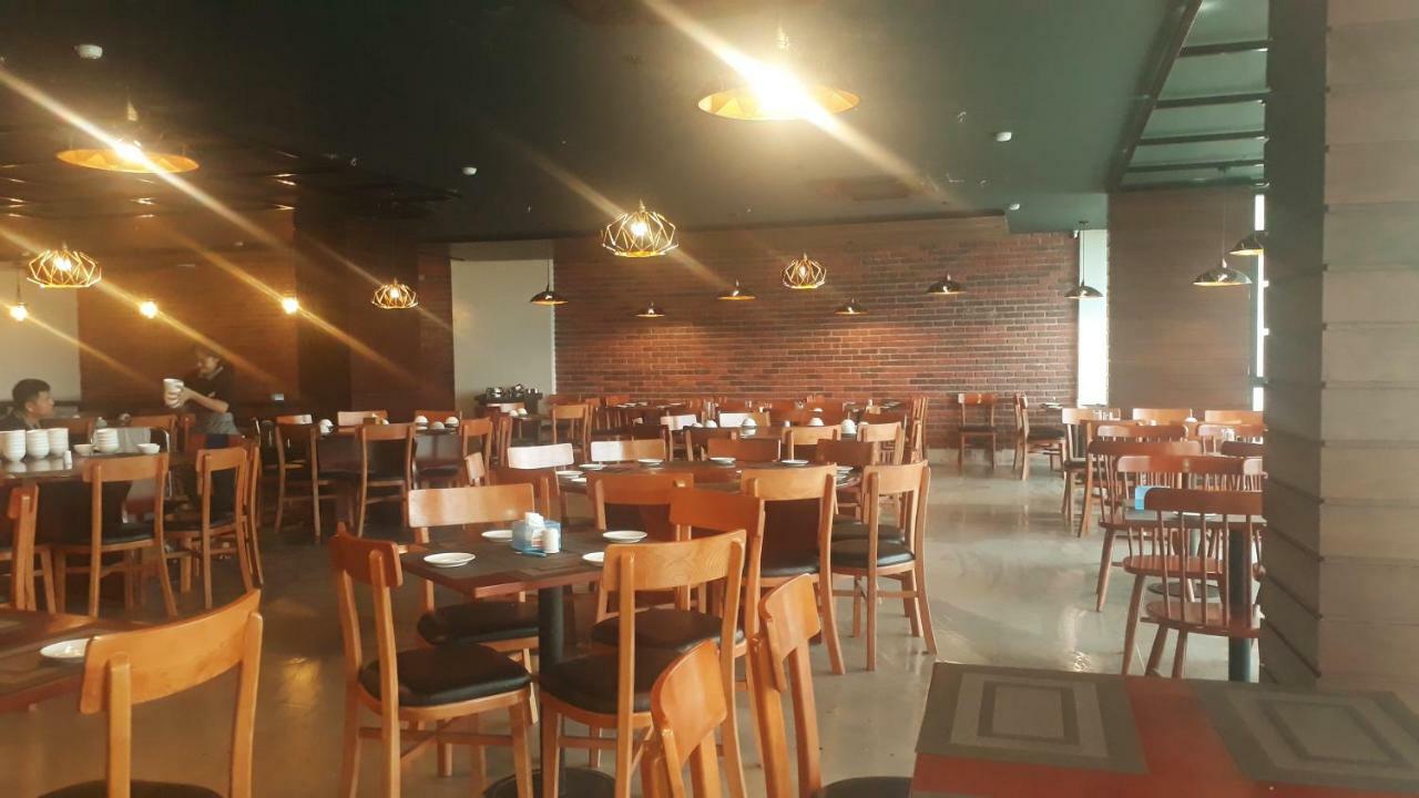 The Marron Hotel Thanh Hoa Bagian luar foto